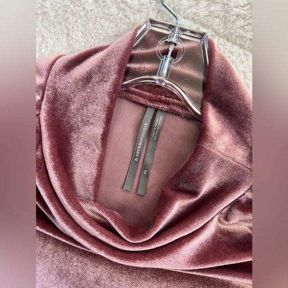 Anthropologie Krisha Velvet Mock Neck Top in Rose (pink) - Picture 9 of 11